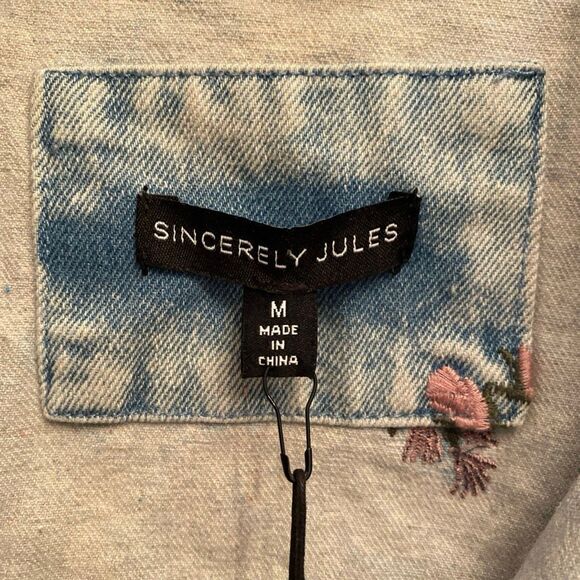 Sincerly Jules Gray and Pink Jean Jacket with pink embroidered flowers. Size M - Picture 8 of 10
